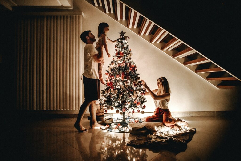 Sfaturi pentru a lăsa casa în ordine după Crăciun: organizare, curățenie, depozitare