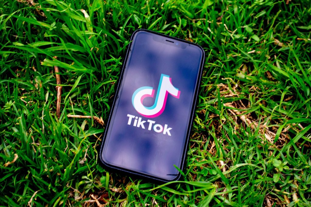 Cum să creezi o campanie virală pe TikTok în 2025